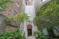 E 9th St unit 911-S2009-004.jpg