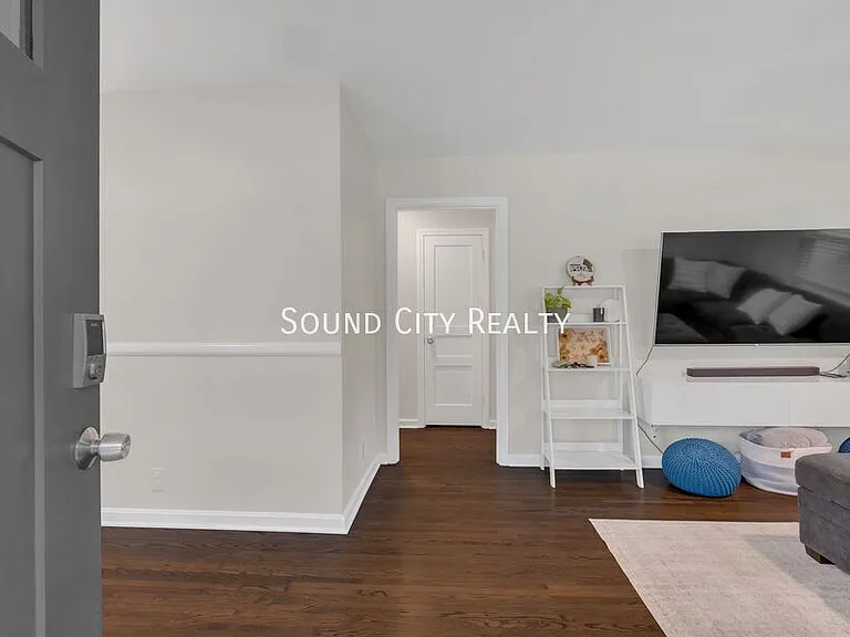 2929 Emery Dr — Photo 12