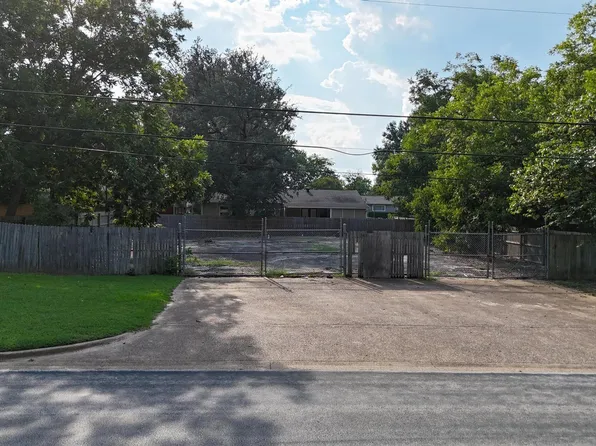 111 N Rainbow Dr, Whitehouse, TX 75791