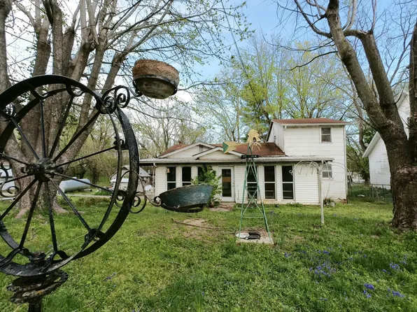 1182 S Fisk Avenue, Springfield, MO 65802