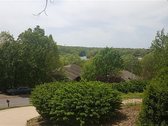 2nd image of 33 Wimbledon Way