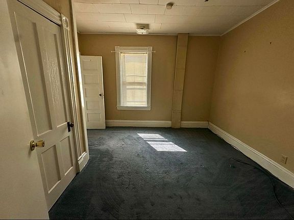 3rd image of 801 Morris St #1