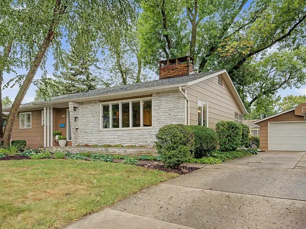 1829 Bel Air Dr, Ames, IA 50010