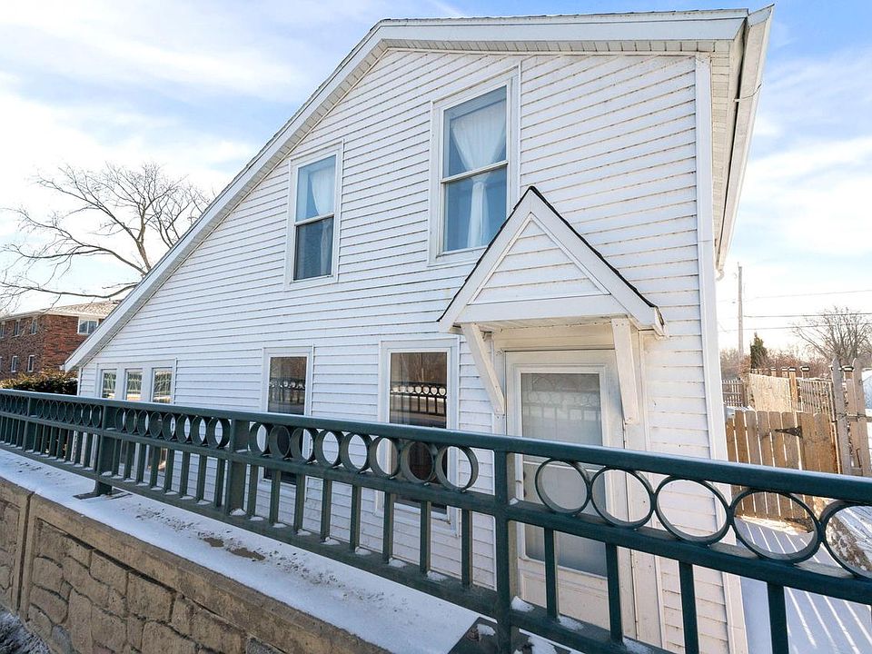 1st image of 343 E Green Bay AVENUE
