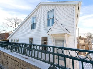 343 E Green Bay Ave, Saukville, WI 53080