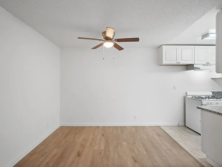 12603 Oxnard St #6 — Photo 7