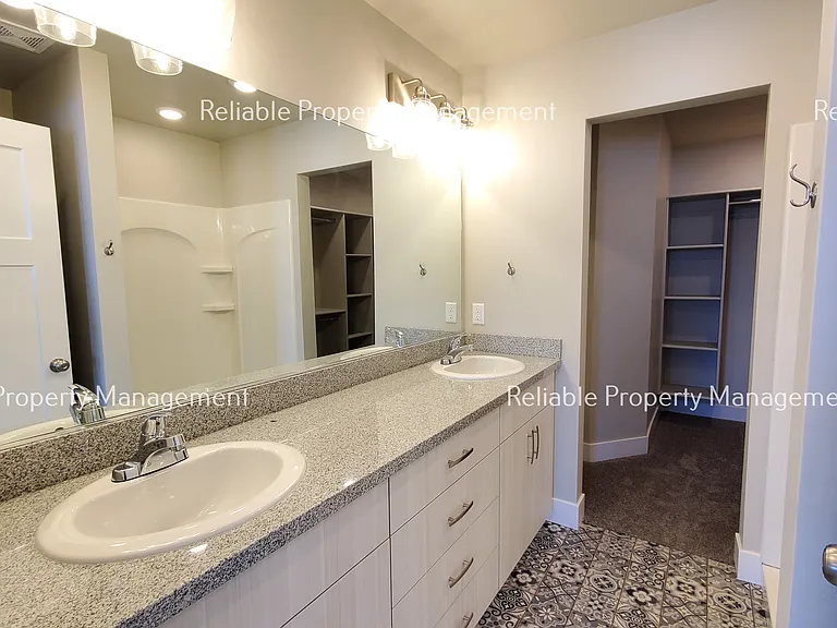 359 N 3 W #401 — Photo 8