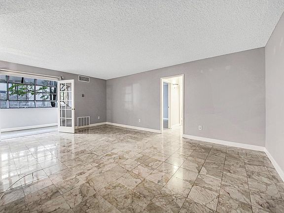 3rd image of 330 S Mentor Ave Unit 332