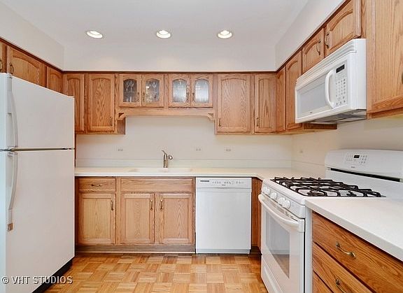 5th image of 1022 W Skylark Ct