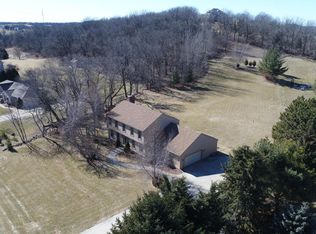 W324S8571 Nebo Trl, Mukwonago, WI 53149