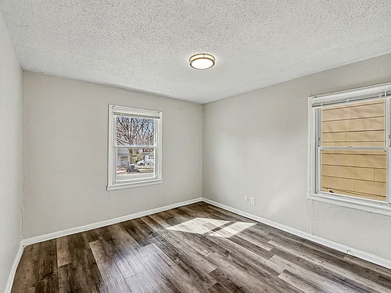 7010 Bellefontaine Ave — Photo 4