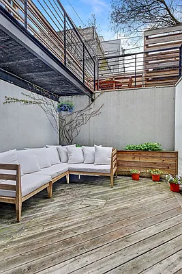 Sold by Corcoran | media 21