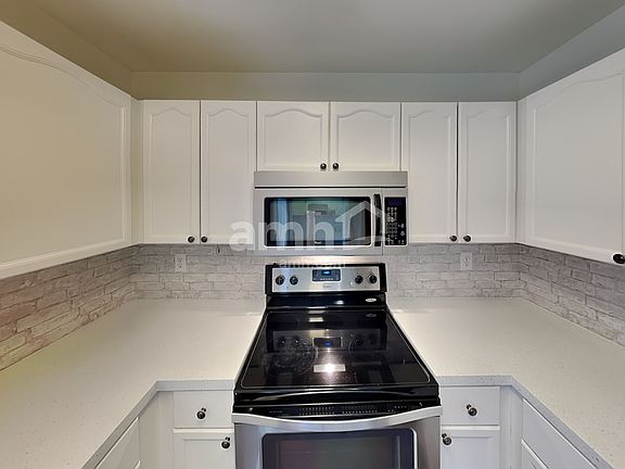 3rd image of 7528 Prairie Rose Ln
