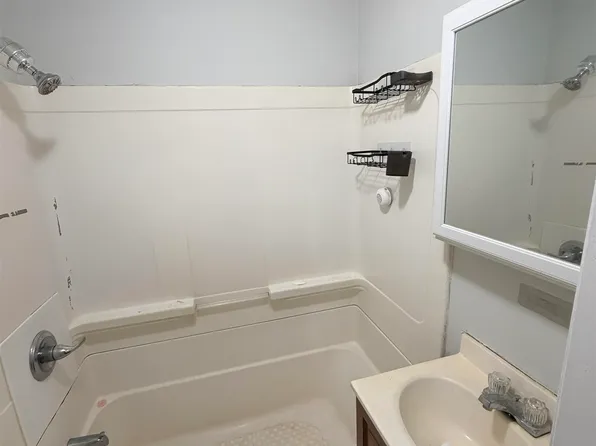 213 Webster Avenue image 5 of 18