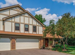 1745 Ennis Ln, Wheaton, IL 60189