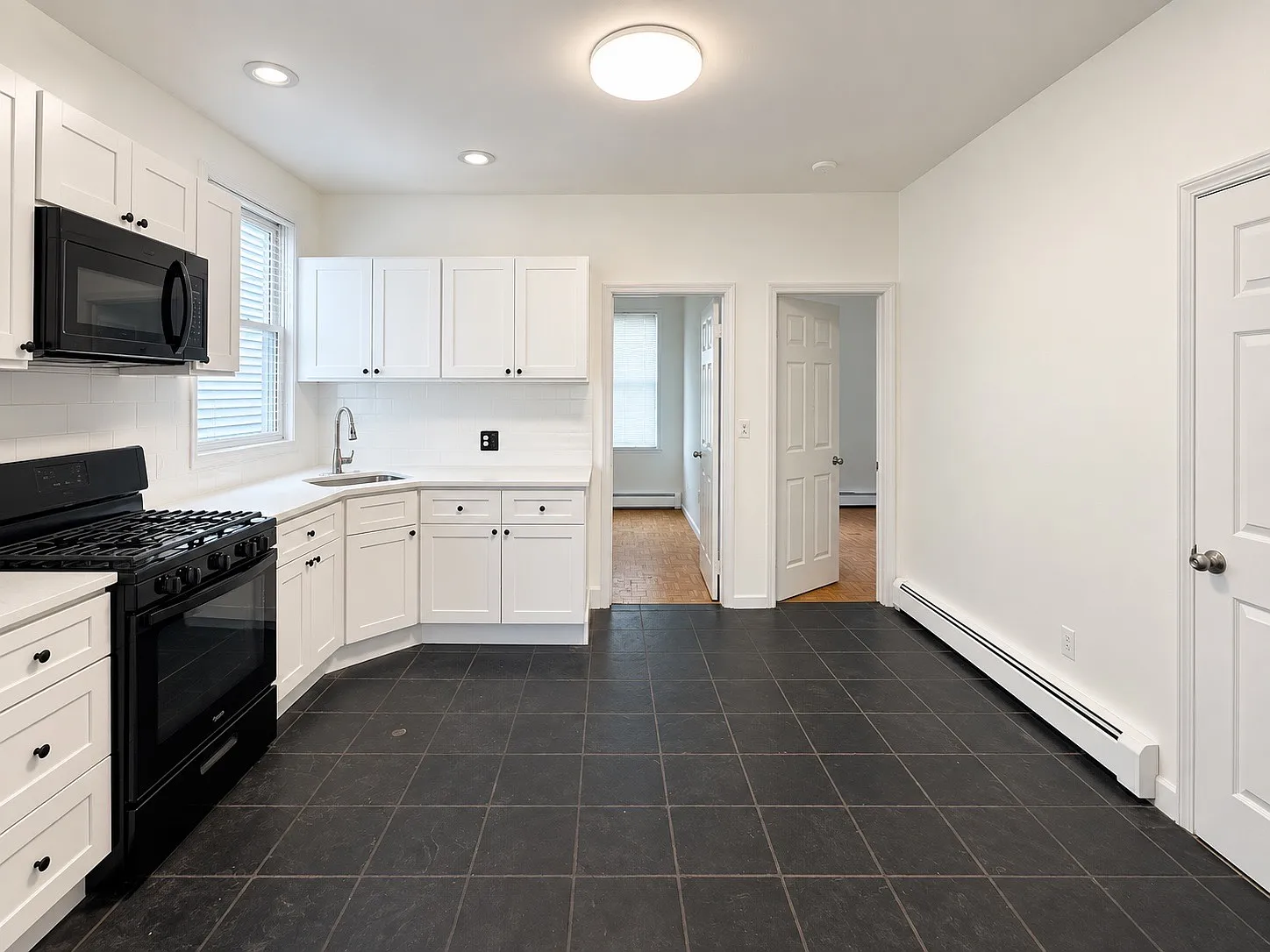 2 bed, 695 sqft, $1,800 — Photo 4