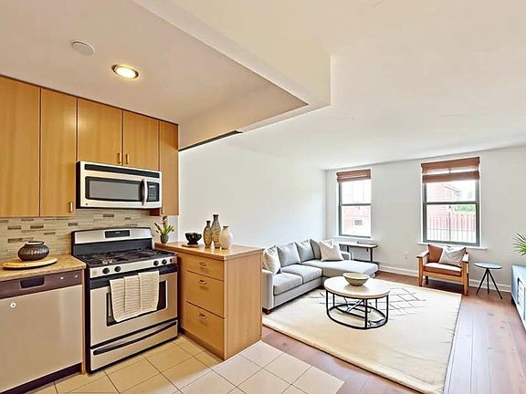 2nd image of 231 E 111th St APT 5
