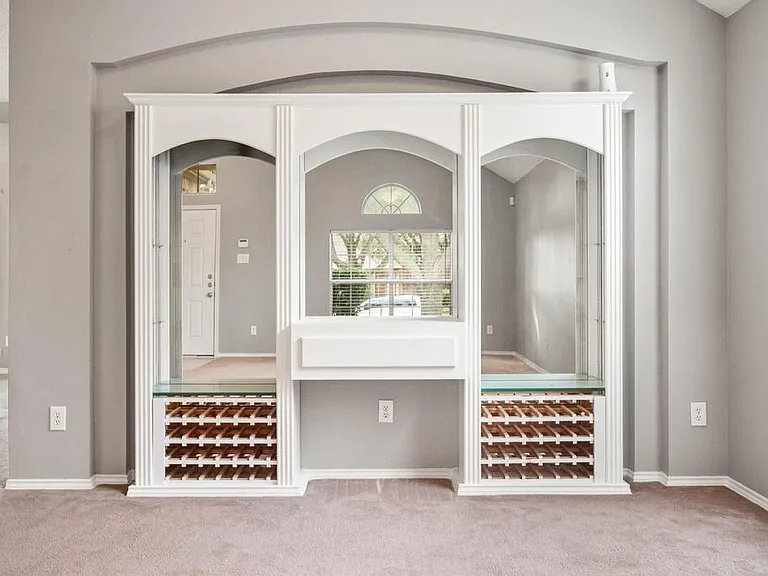 7700 Glenoaks Dr — Photo 4