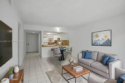 461 SW 7th St #5 Photo 1