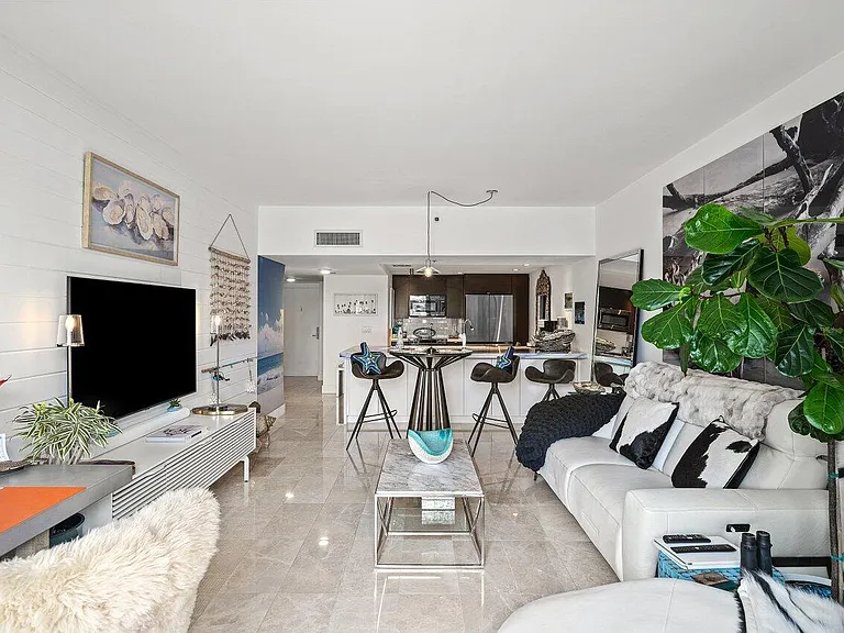 901 E Camino Real #1-C — Photo 12