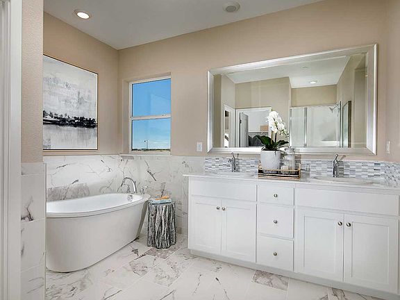 Creekstone Plan 2 Primary Bathroom