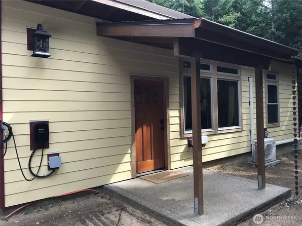 323 E Pickering Road, Shelton, WA 98584