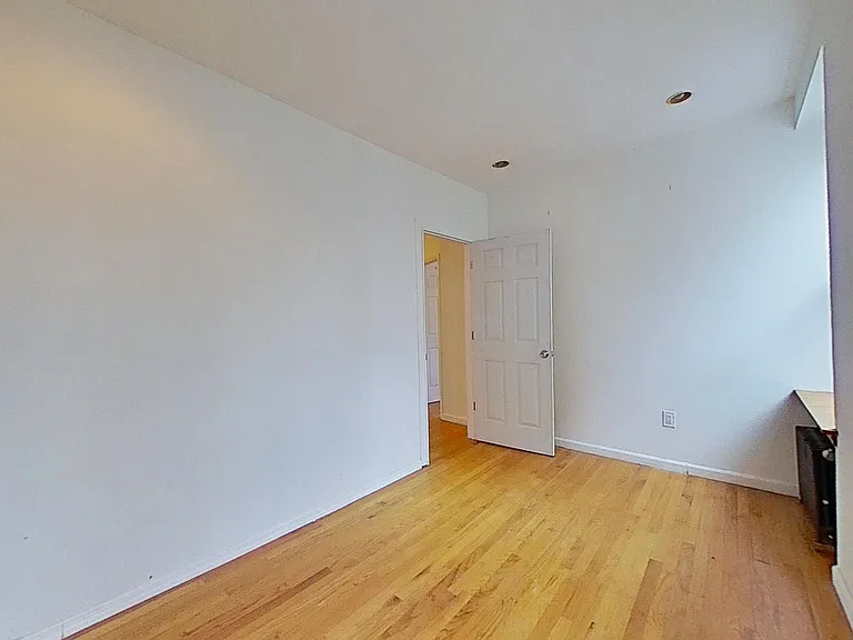 322 2nd Ave #5 — Photo 10