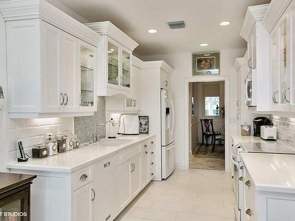 5th image of 310 Spyglass Way