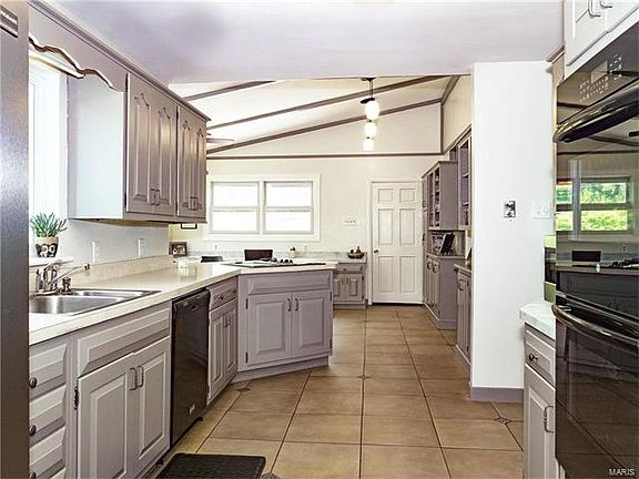 3rd image of 727 Wenneker Dr