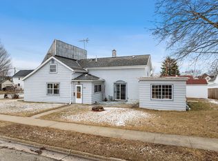 304 Buchanan St, Algoma, WI 54201