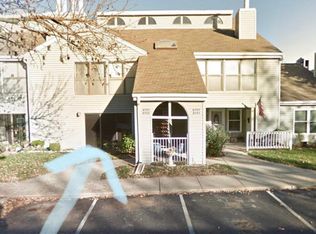 8755 W 106th Ter, Overland Park, KS 66212