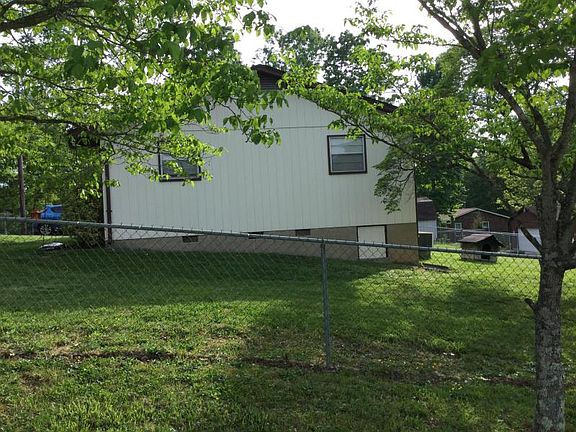 3rd image of 5634 Lon Roberts Dr