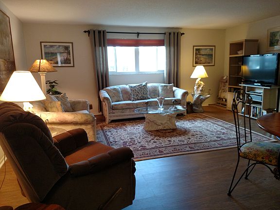 view of livingroom/dining