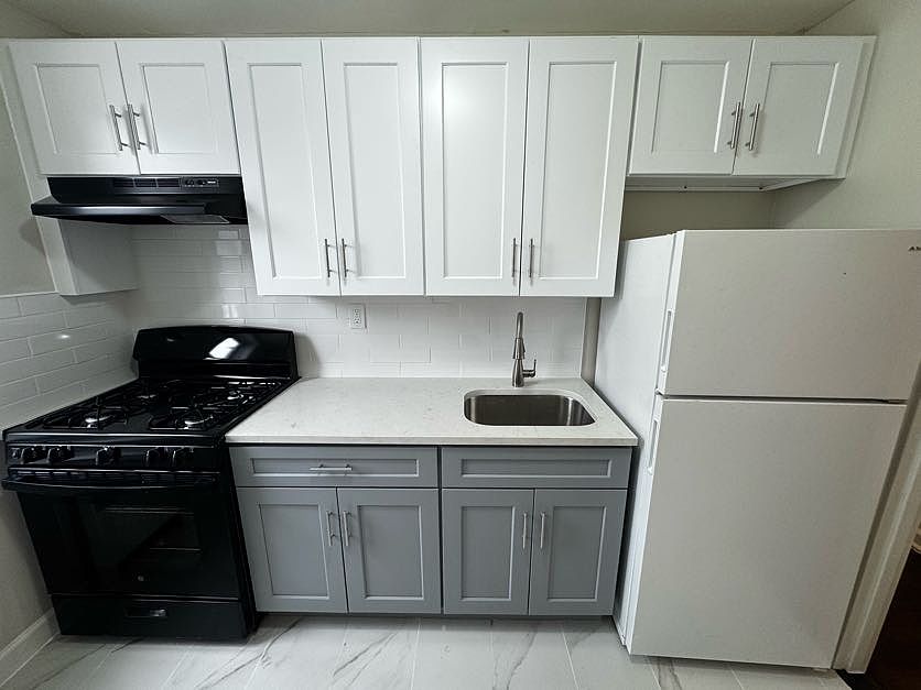 1st image of 103 Chancellor Ave #B28