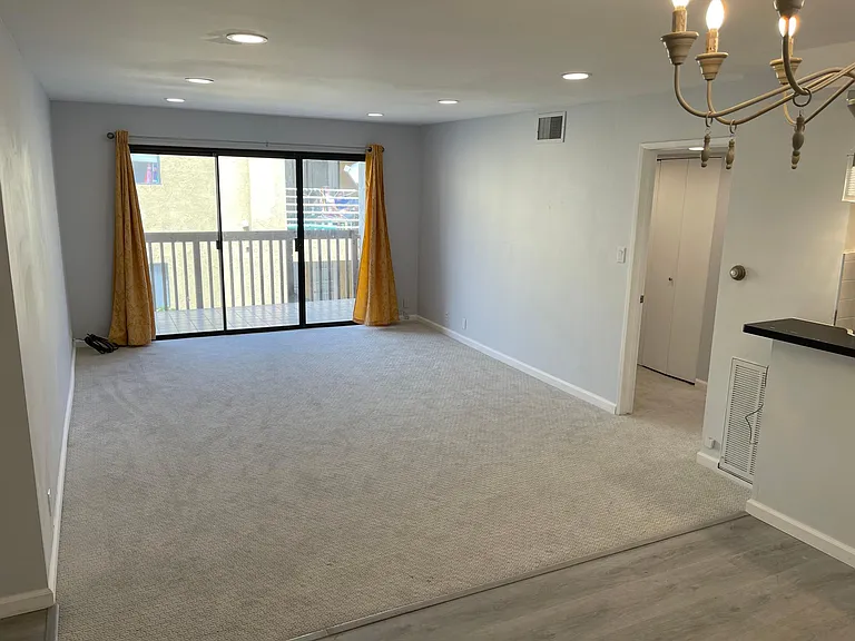 1525 E Appleton St #306 — Photo 4