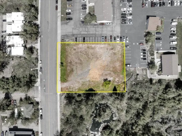 Pine St, Mount Shasta, CA 96067