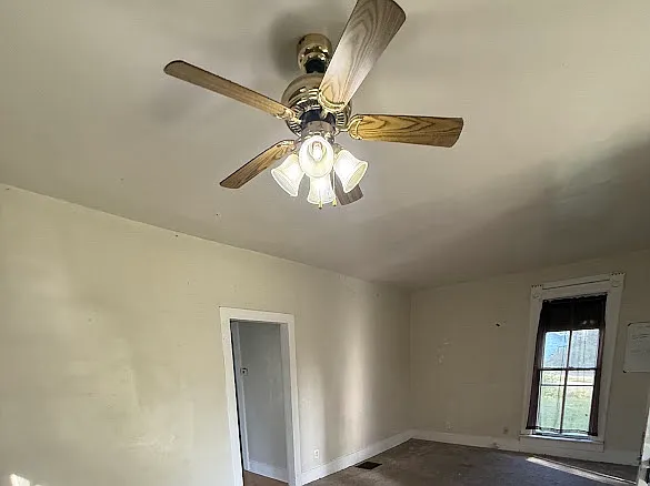 3 bed, 960 sqft, $995 — Photo 3