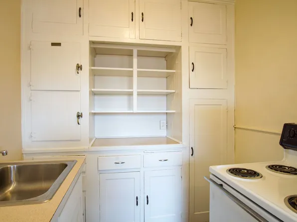 2136 NW Johnson St #201, Portland, OR 97210