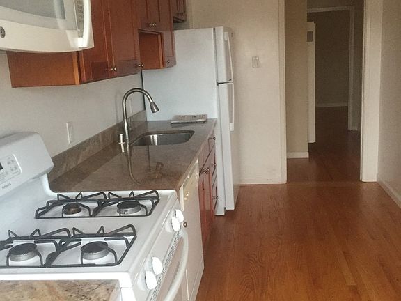3rd image of 1395 47th Ave APT 8