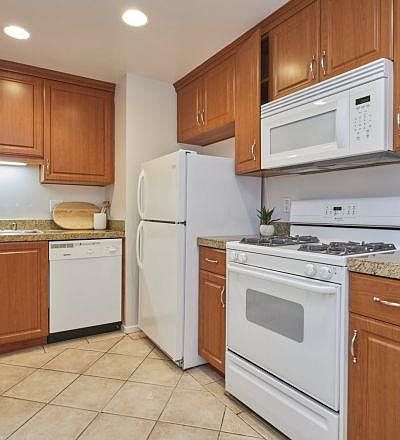 2nd image of 467 Arnaz Dr #Rjt8xuqfb