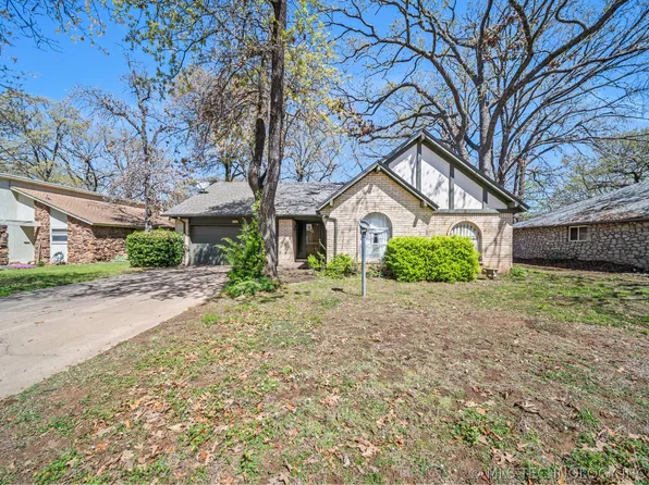 319 W 32nd Pl, Sand Springs, OK 74063