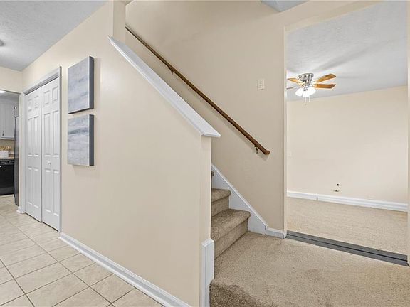 3rd image of 627 Dorene Pl