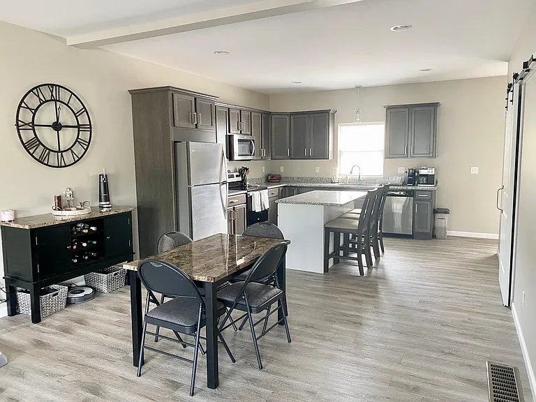 103 Manchester Dr — Photo 7