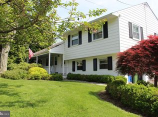 5 Vernon Ln, Malvern, PA 19355