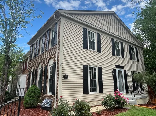 3025 Bromley Ct, Woodbridge, VA 22192