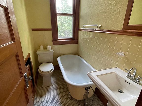 2nd image of 2284 S Josephine St