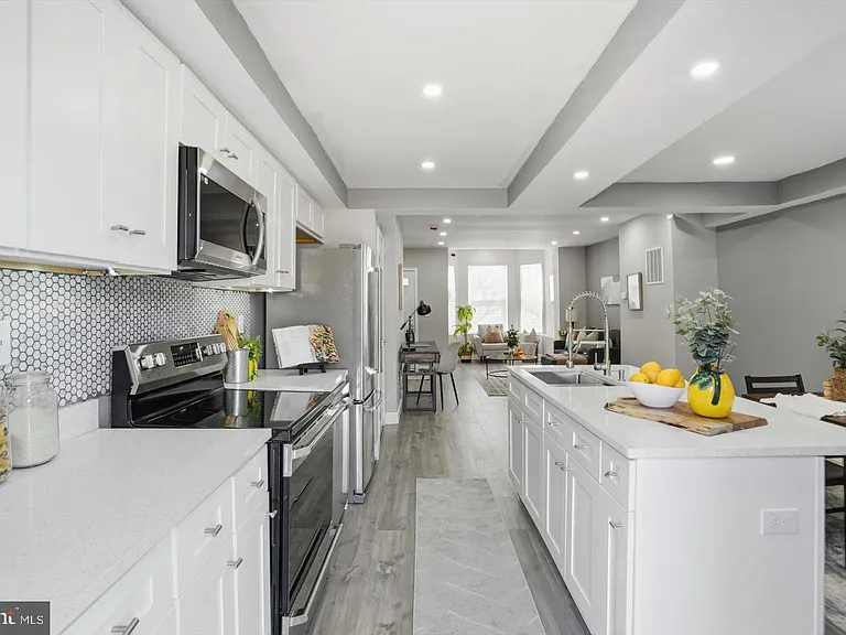 2536 Garrett Ave — Photo 13
