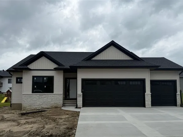1260 Osage Ln, North Liberty, IA 52317