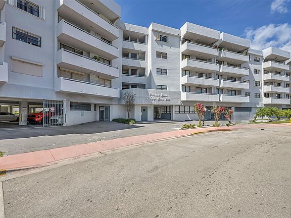2nd image of 7300 Wayne Avenue #413