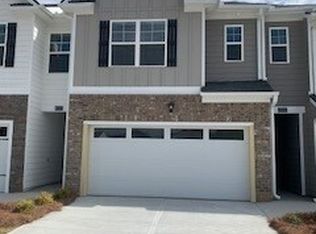 1302 Aura Ln, Lawrenceville, GA 30045